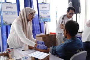 ekan Risiko Kecelakaan Logistik, IPC TPK Fasilitasi Cek Kesehatan dan Kacamata Gratis bagi 150 Sopir Truk Peti Kemas Home