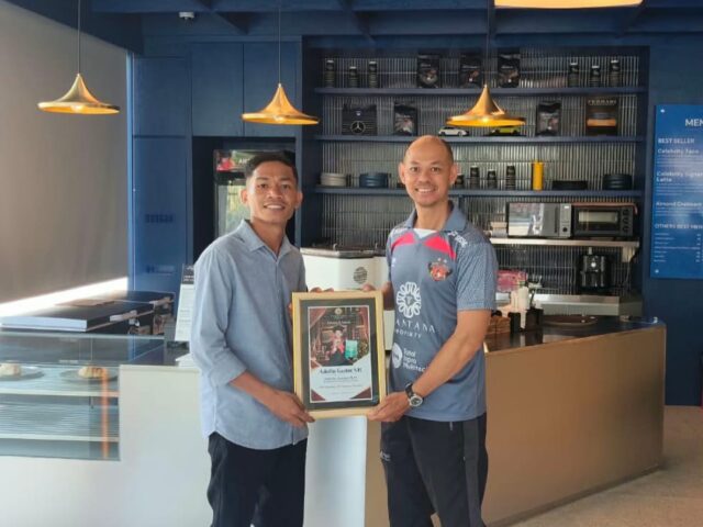 Adolfus Gantur Terima Beasiswa Pendidikan Advokat Dari Tuantana Property Bali