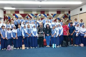 Pelindo Kenalkan Dunia Maritim kepada Siswa SMPN 129 Jakarta melalui Edukasi Kemaritiman Home